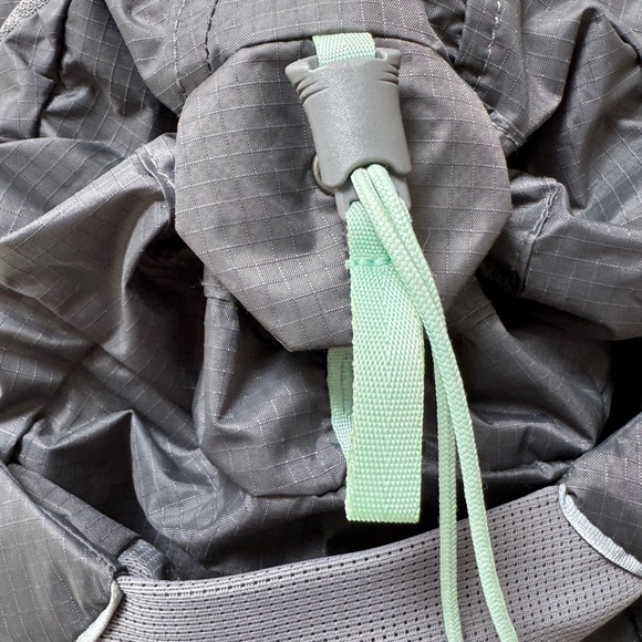 REI Co-op Women’s 2X/3X Swiftland Hydro Running Hydration Vest, Castlerock - Picture 7 of 13